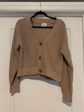 H&M Beige Cropped V-Neck Button Cardigan